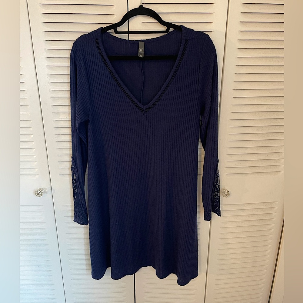 Francesca’s / Ayla Navy Blue V-Neck Mini Sweater Dress